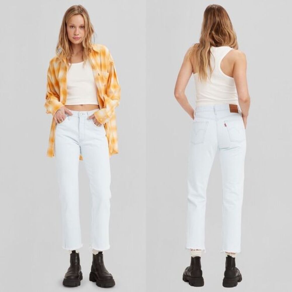 Levi’s Premium 501 Cropped 29‎ Right Turn Light Wash